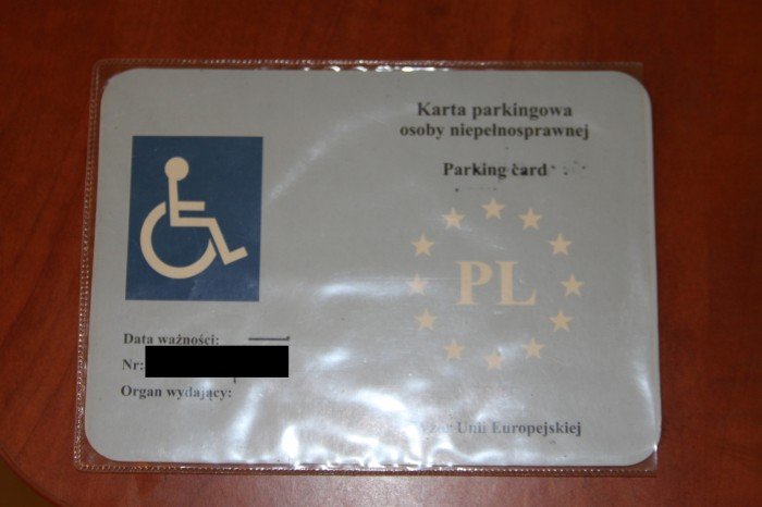 znaleziono-karte-parkingowa-48424