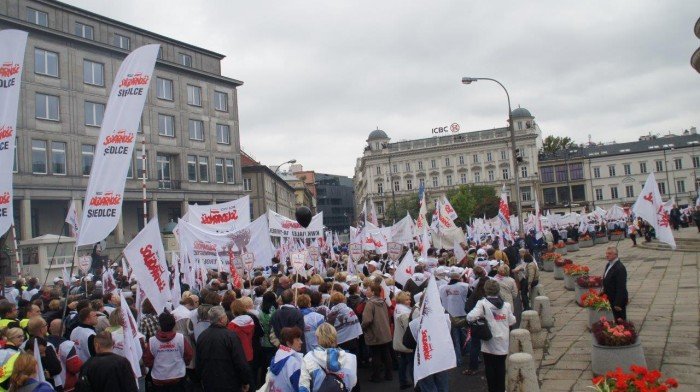 jeleniogorscy-zwiazkowcy-z-s-na-protescie-w-stolicy-foto-48450