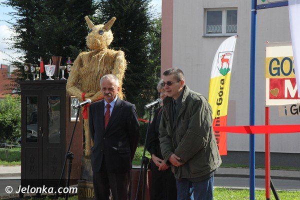duch-barei-odsoni-tablice-na-rondzie-jego-imienia-foto-48486