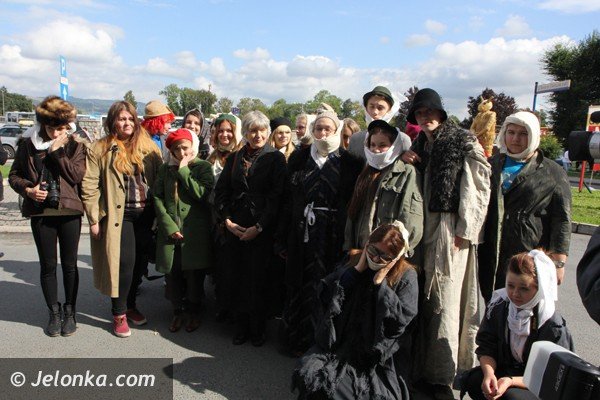 duch-barei-odsoni-tablice-na-rondzie-jego-imienia-foto-48486
