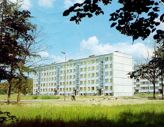 Choć bliźniaczo podobne, to już nie Zabobrze, ale fampowskie osiedle w Cieplicach.