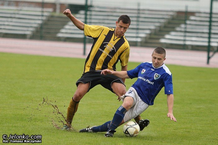 granica-pograzya-sie-przy-zotniczej-foto-48508