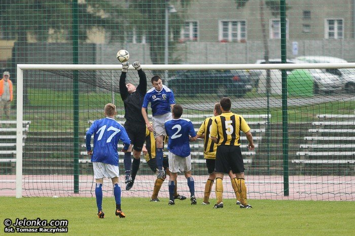 granica-pograzya-sie-przy-zotniczej-foto-48508