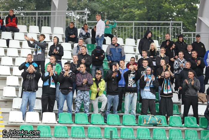 granica-pograzya-sie-przy-zotniczej-foto-48508