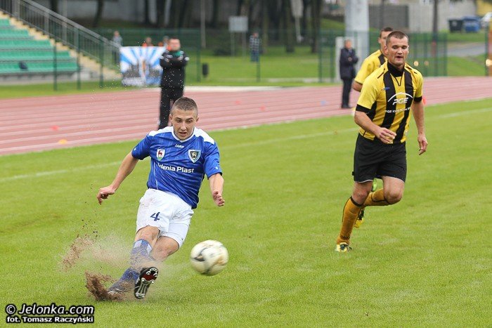 granica-pograzya-sie-przy-zotniczej-foto-48508