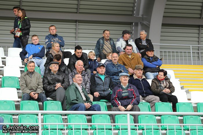 granica-pograzya-sie-przy-zotniczej-foto-48508