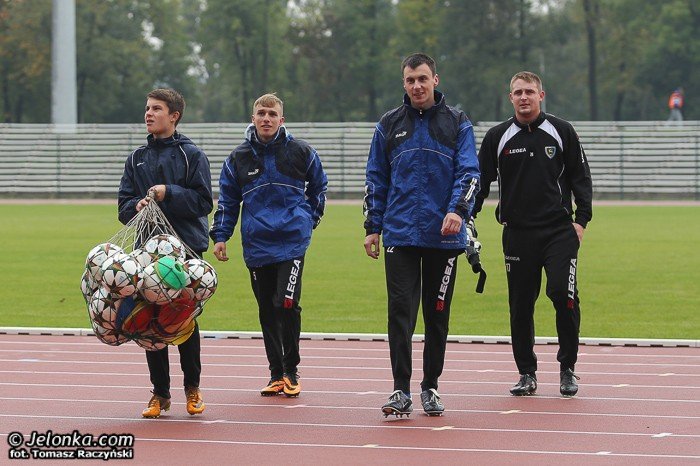 granica-pograzya-sie-przy-zotniczej-foto-48508