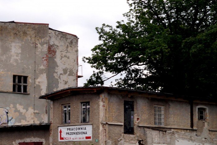 budynek-dawnych-warsztatow-mechanika-straszy-foto-48511