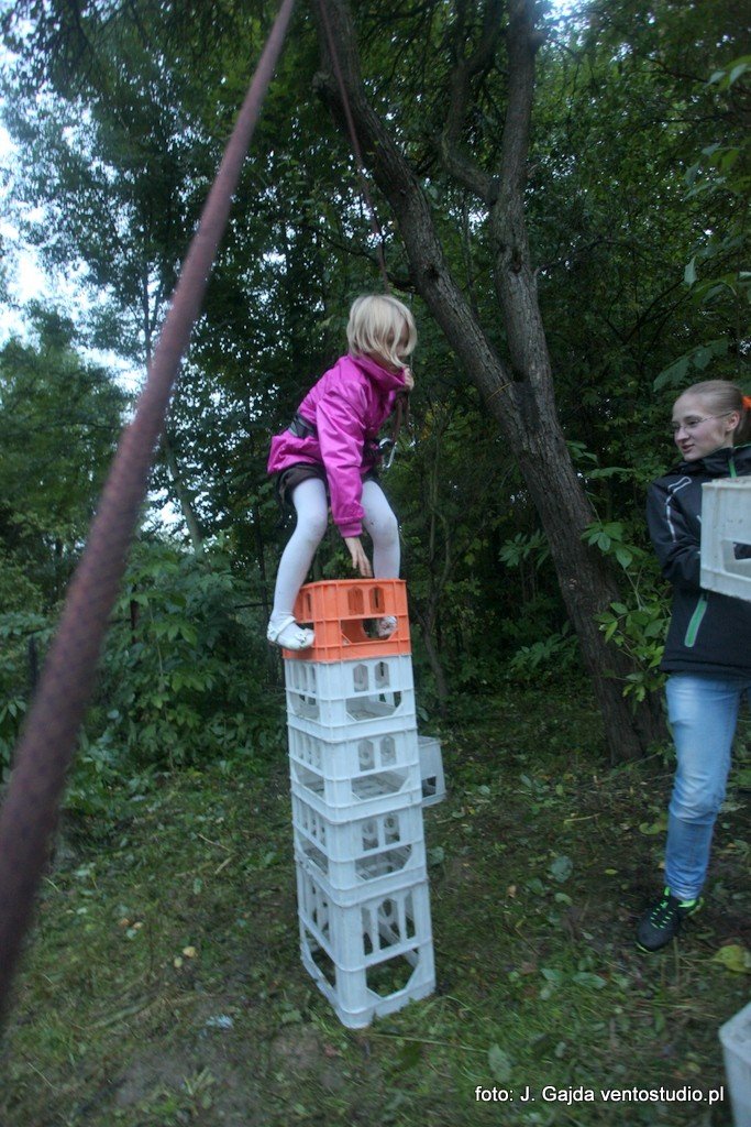 widowisko-artystyczne-i-festyn-w-maej-kamienicy-foto-48512