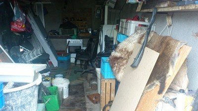trzyma-psa-w-ciemnym-garazu-i-bez-jedzenia-foto-48542