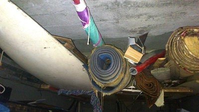 trzyma-psa-w-ciemnym-garazu-i-bez-jedzenia-foto-48542
