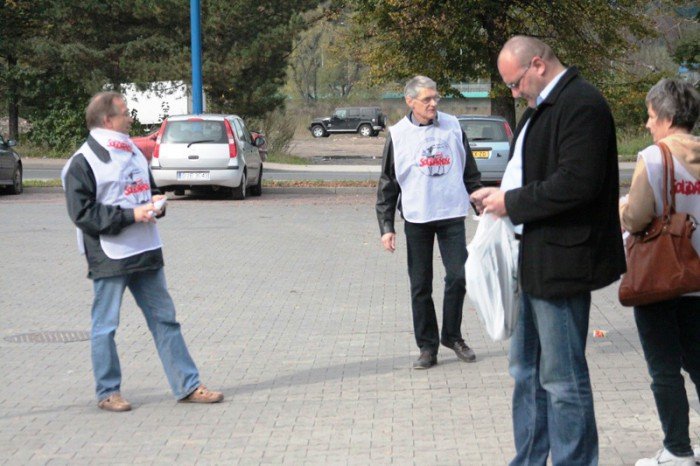 pikiety-pod-lidlami-o-godne-warunki-pracy-foto-48581