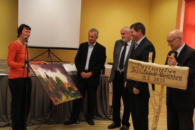 nowoczesne-centrum-dla-mieszkancow-i-lotnikow-foto-48598
