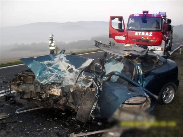 wypadek-w-piechowicach-trzy-osoby-w-szpitalu-foto-48615