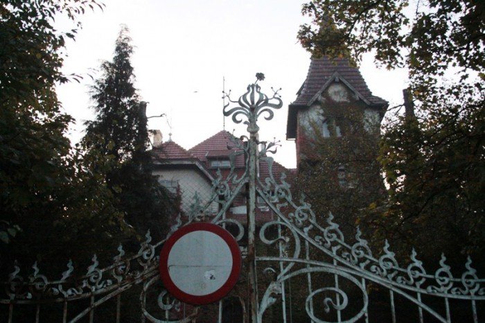 trwa-walka-o-zabobrzanski-paac-foto-48628
