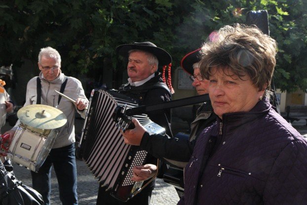 senioralia-tumna-parada-na-poczatek-a-potem-foto-48639