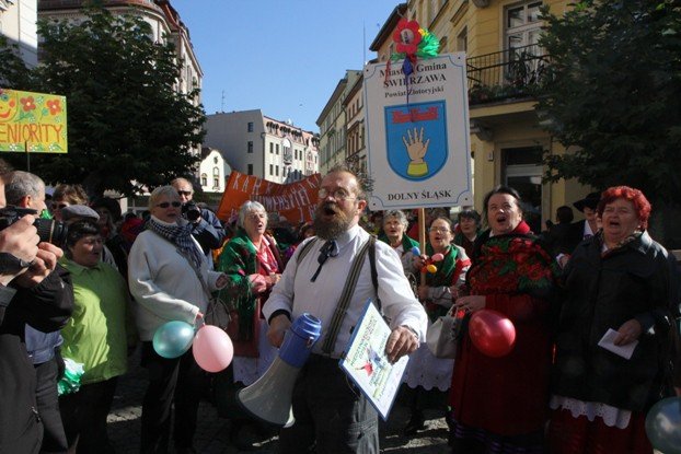 senioralia-tumna-parada-na-poczatek-a-potem-foto-48639