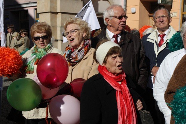 senioralia-tumna-parada-na-poczatek-a-potem-foto-48639