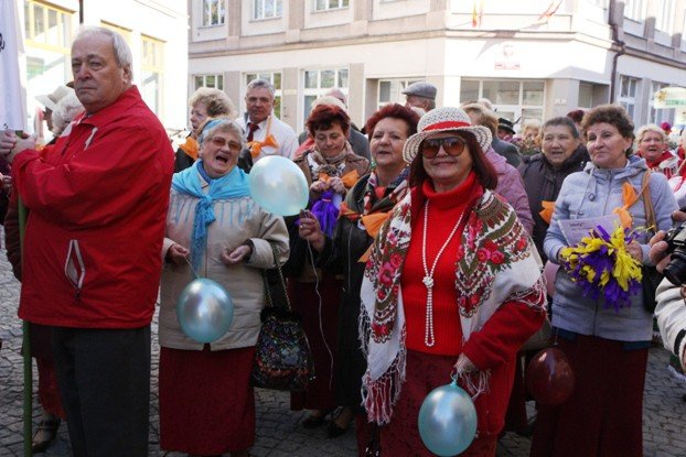 senioralia-tumna-parada-na-poczatek-a-potem-foto-48639