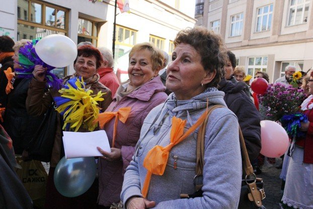 senioralia-tumna-parada-na-poczatek-a-potem-foto-48639