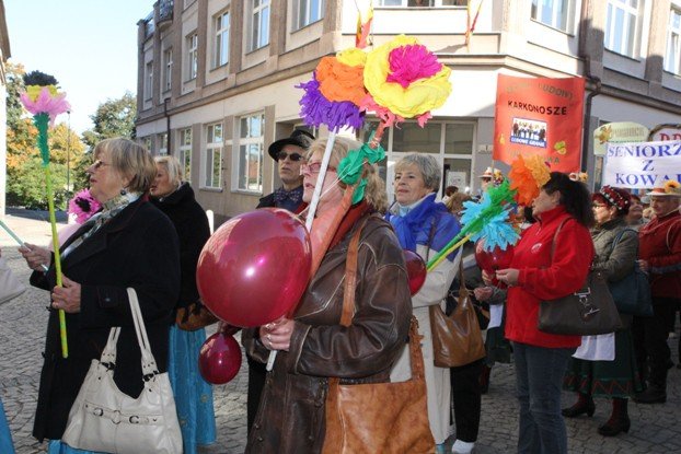 senioralia-tumna-parada-na-poczatek-a-potem-foto-48639