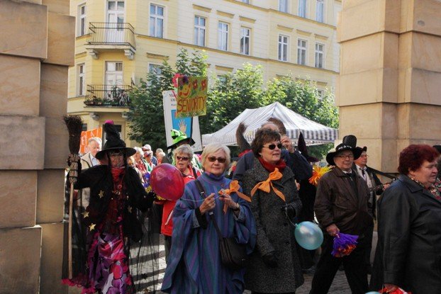 senioralia-tumna-parada-na-poczatek-a-potem-foto-48639