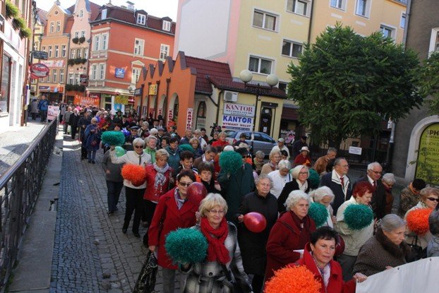 senioralia-tumna-parada-na-poczatek-a-potem-foto-48639