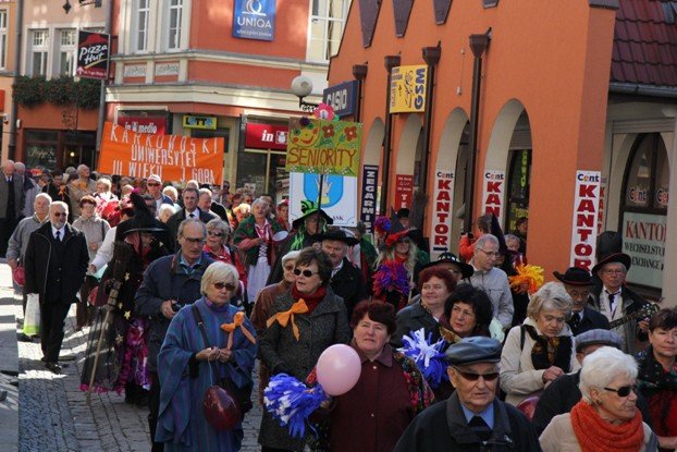 senioralia-tumna-parada-na-poczatek-a-potem-foto-48639