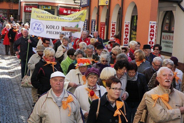 senioralia-tumna-parada-na-poczatek-a-potem-foto-48639