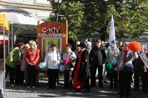 senioralia-tumna-parada-na-poczatek-a-potem-foto-48639