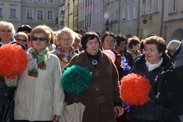 senioralia-tumna-parada-na-poczatek-a-potem-foto-48639