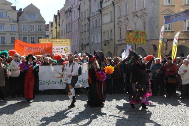 senioralia-tumna-parada-na-poczatek-a-potem-foto-48639