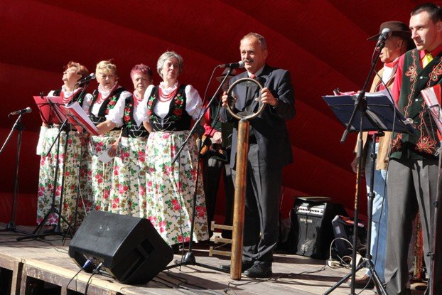 senioralia-tumna-parada-na-poczatek-a-potem-foto-48639