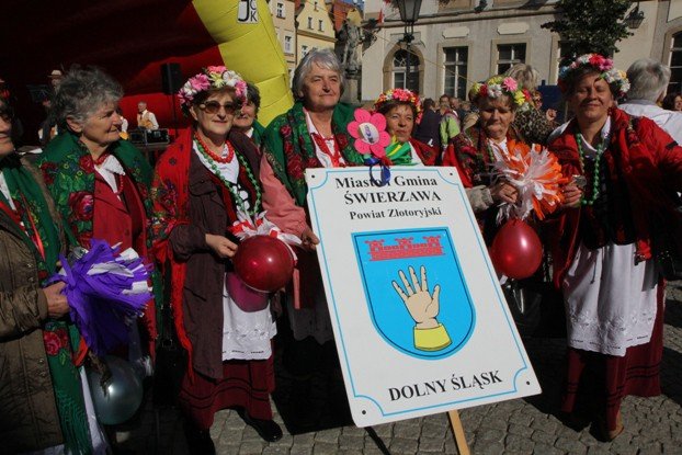 senioralia-tumna-parada-na-poczatek-a-potem-foto-48639