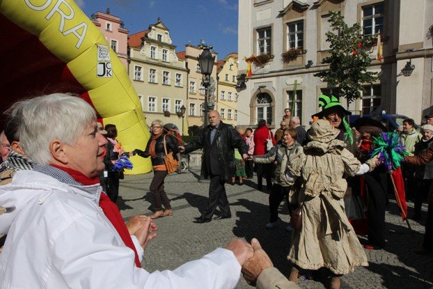 senioralia-tumna-parada-na-poczatek-a-potem-foto-48639