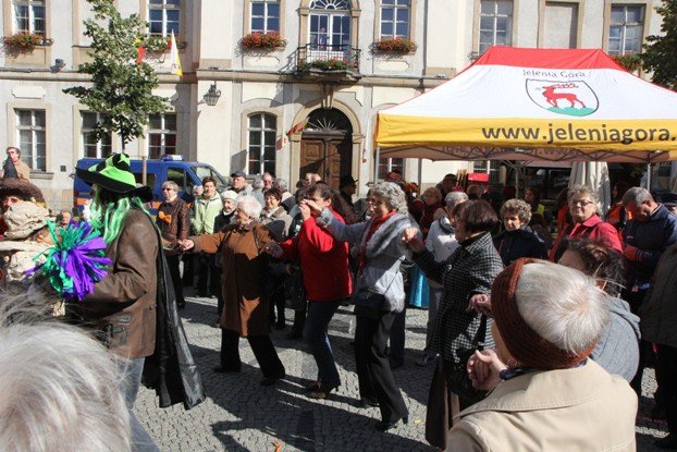 senioralia-tumna-parada-na-poczatek-a-potem-foto-48639