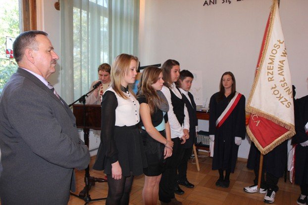 pasowanie-na-uczniow-i-otrzesiny-w-rzemiosach-foto-48673
