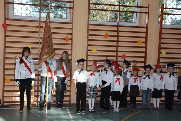 pasowanie-na-ucznia-w-siodemce-z-polonezem-foto-48699