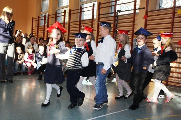 pasowanie-na-ucznia-w-siodemce-z-polonezem-foto-48699
