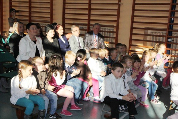 pasowanie-na-ucznia-w-siodemce-z-polonezem-foto-48699