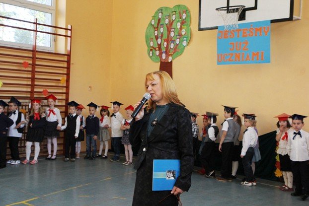 pasowanie-na-ucznia-w-siodemce-z-polonezem-foto-48699
