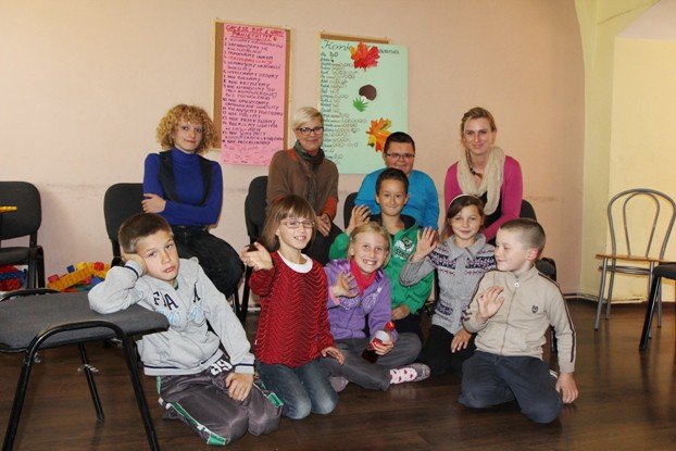dzieci-poznaway-swiat-niepenosprawnych-foto-48713
