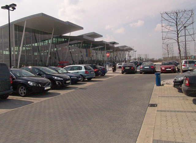parking-przy-wrocawskim-lotnisku-jeszcze-tanszy-48727