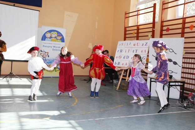 ratuja-dzieciom-wzrok-od-jedenastu-lat-foto-48757
