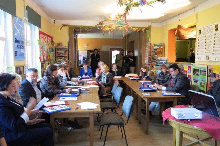 bya-debata-o-szansach-modych-ze-wsi-foto-48796