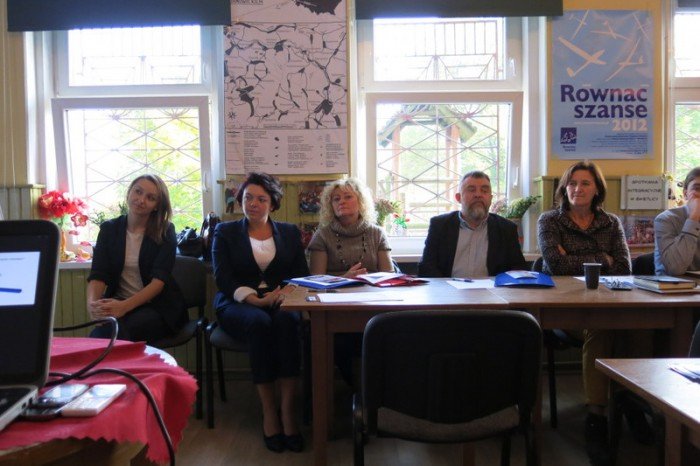 bya-debata-o-szansach-modych-ze-wsi-foto-48796