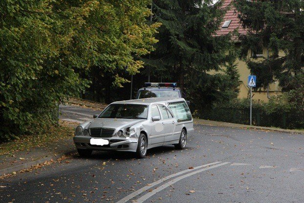 kolizja-audi-z-karawanem-na-nowowiejskiej-foto-48808