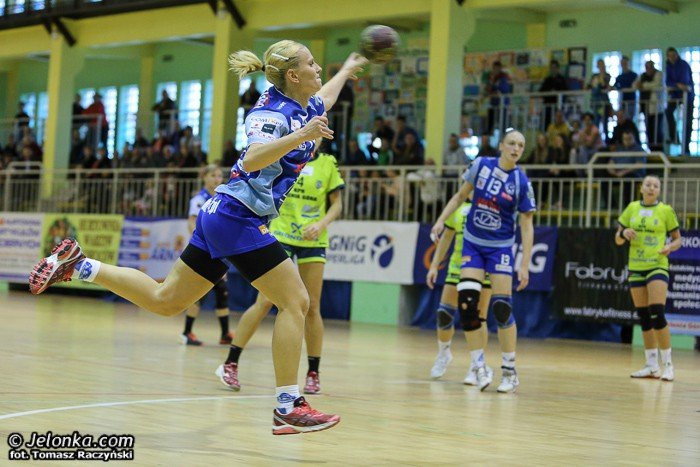 przy-zotniczej-demolka-w-roli-gownej-mariolka-foto-48823