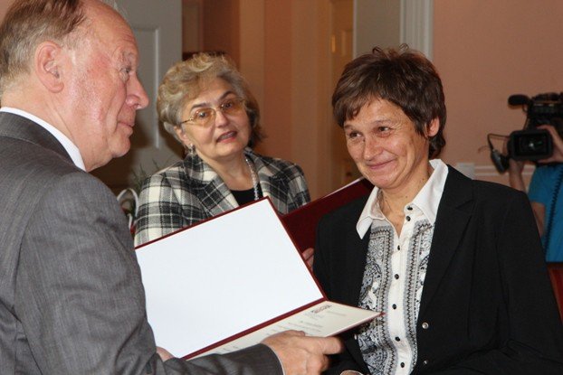 gratulacje-dla-nauczycieli-z-naszego-powiatu-foto-48918