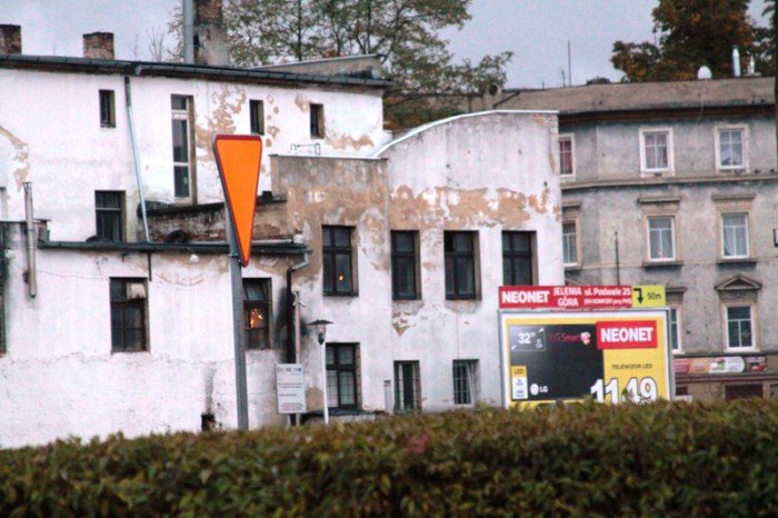 radny-wzywa-miasto-do-zajecia-sie-szpecaca-piekarnia-foto-48960